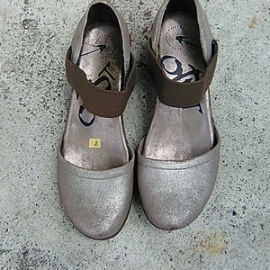 Size 8 otbt shoes